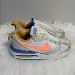 Women's Nike Air Max Dawn Sneakers in White/Orange- FAIR CONDITION, size 5